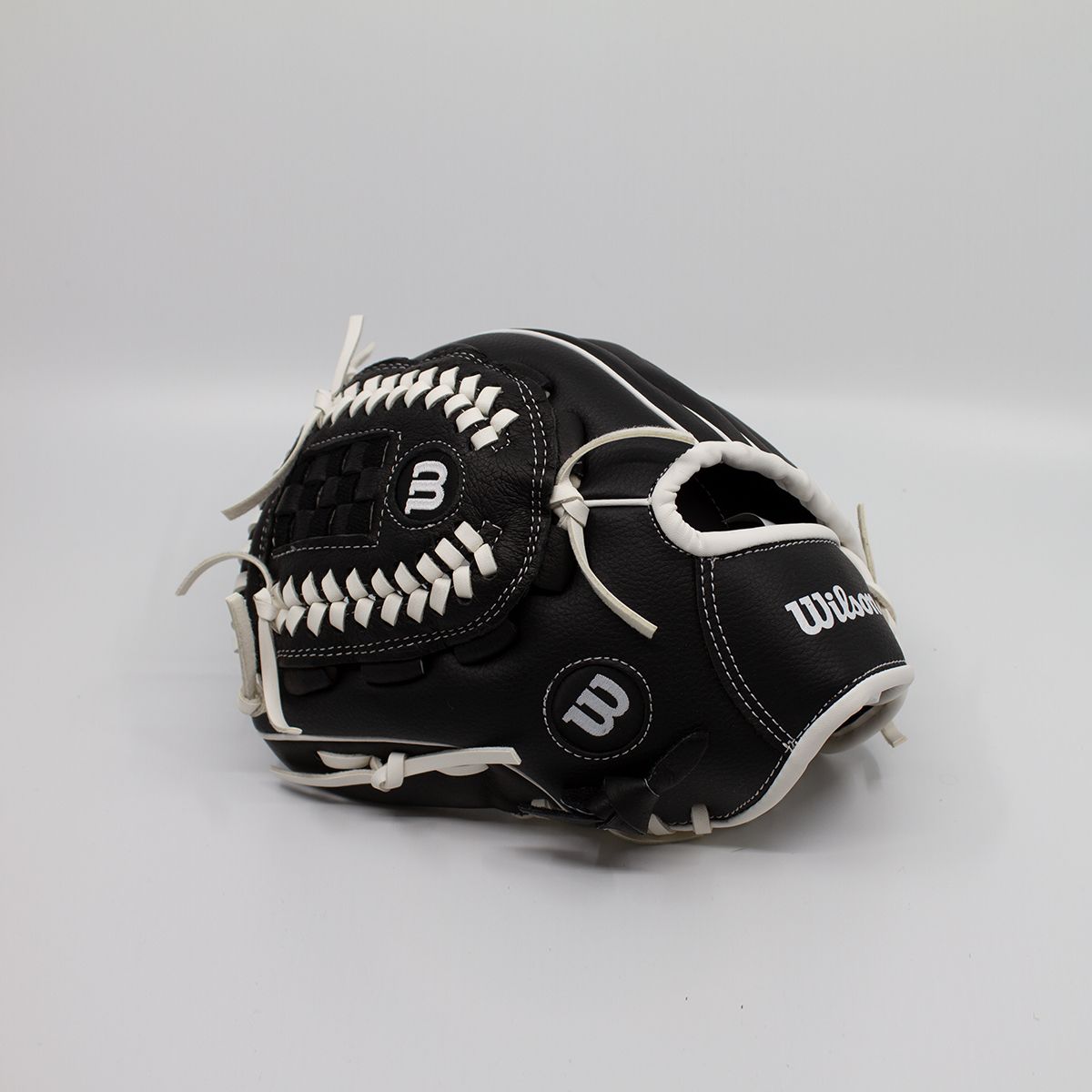 WILSON BLACK-WHITE NA